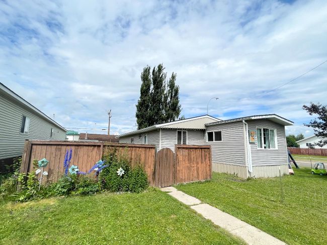 39 Auttreaux Drive, Home with 3 bedrooms, 1 bathrooms and 2 parking in Whitecourt AB | Image 22