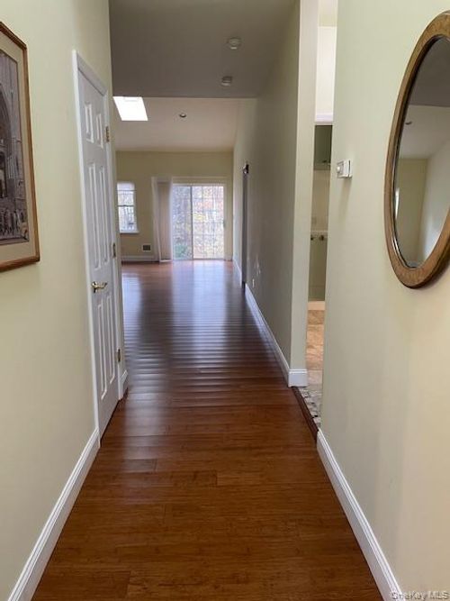 6 Oyster Cove Ln, Blue Point, NY, 11715-1241 | Card Image