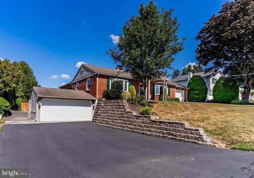 5112 Ridgeview Dr, HARRISBURG, PA, 17112-2429 | Card Image