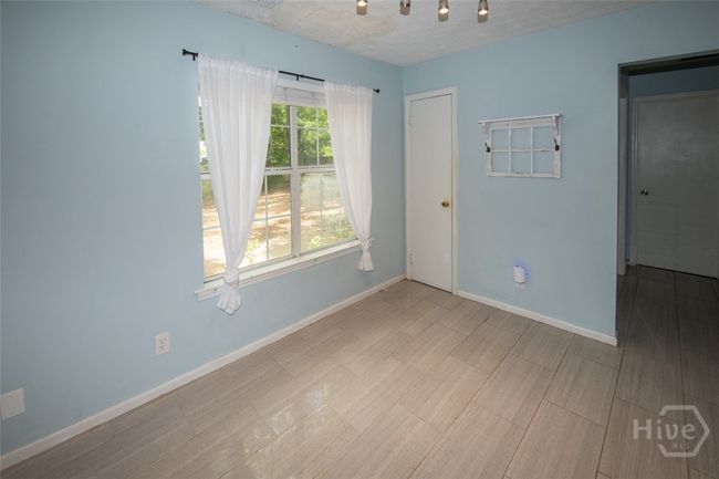 Kitchen/Breakfast Area | Image 15