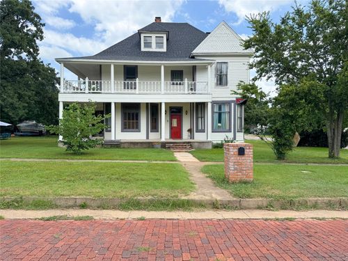 711 W 6th St, Cisco, TX, 76437-2901 | Card Image