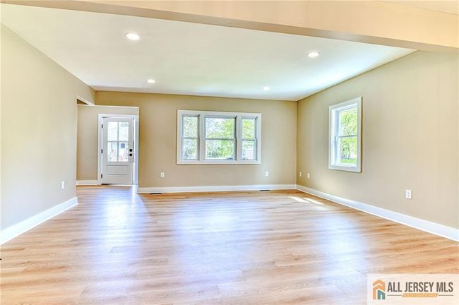32 Campbell Ave, House other with 5 bedrooms, 3 bathrooms and null parking in Edison NJ | Image 48