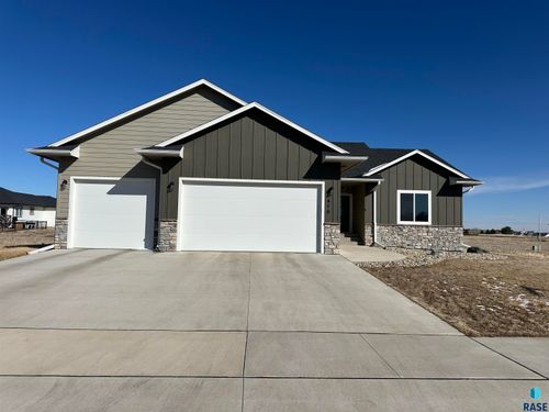 416 Bunyan Dr, Harrisburg, SD, 57032-8292 | Card Image