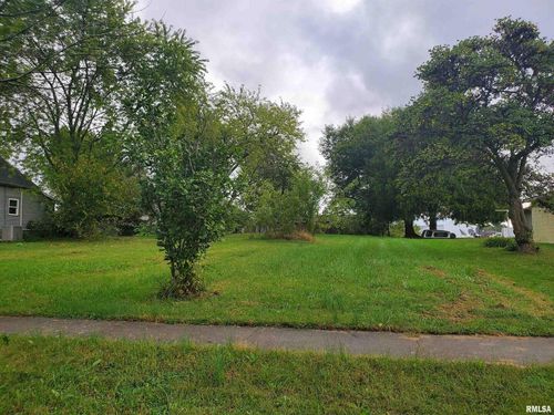 207 S 2nd St, Dahlgren, IL, 62828-8033 | Card Image