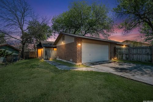 1326 Bayou Dr, San Antonio, TX, 78245-1533 | Card Image