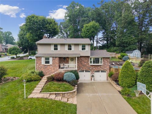 511 Brunswick Dr, Greensburg, PA, 15601-6018 | Card Image