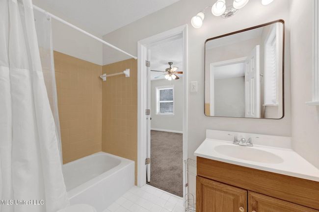 Jack and Jill Bath | Image 19