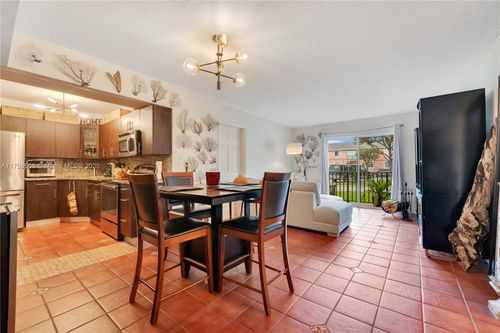 7-4705 Nw 7th St, Miami, FL, 33126-2259 | Card Image
