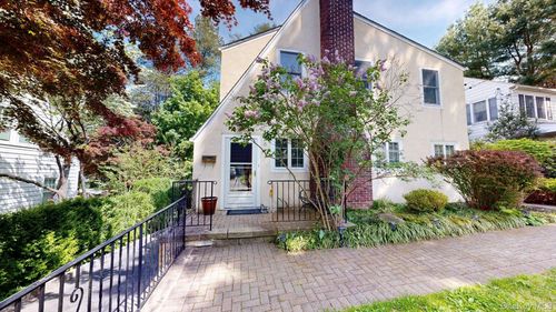 15 Woodbine Rd, Irvington, NY, 10533-2121 | Card Image