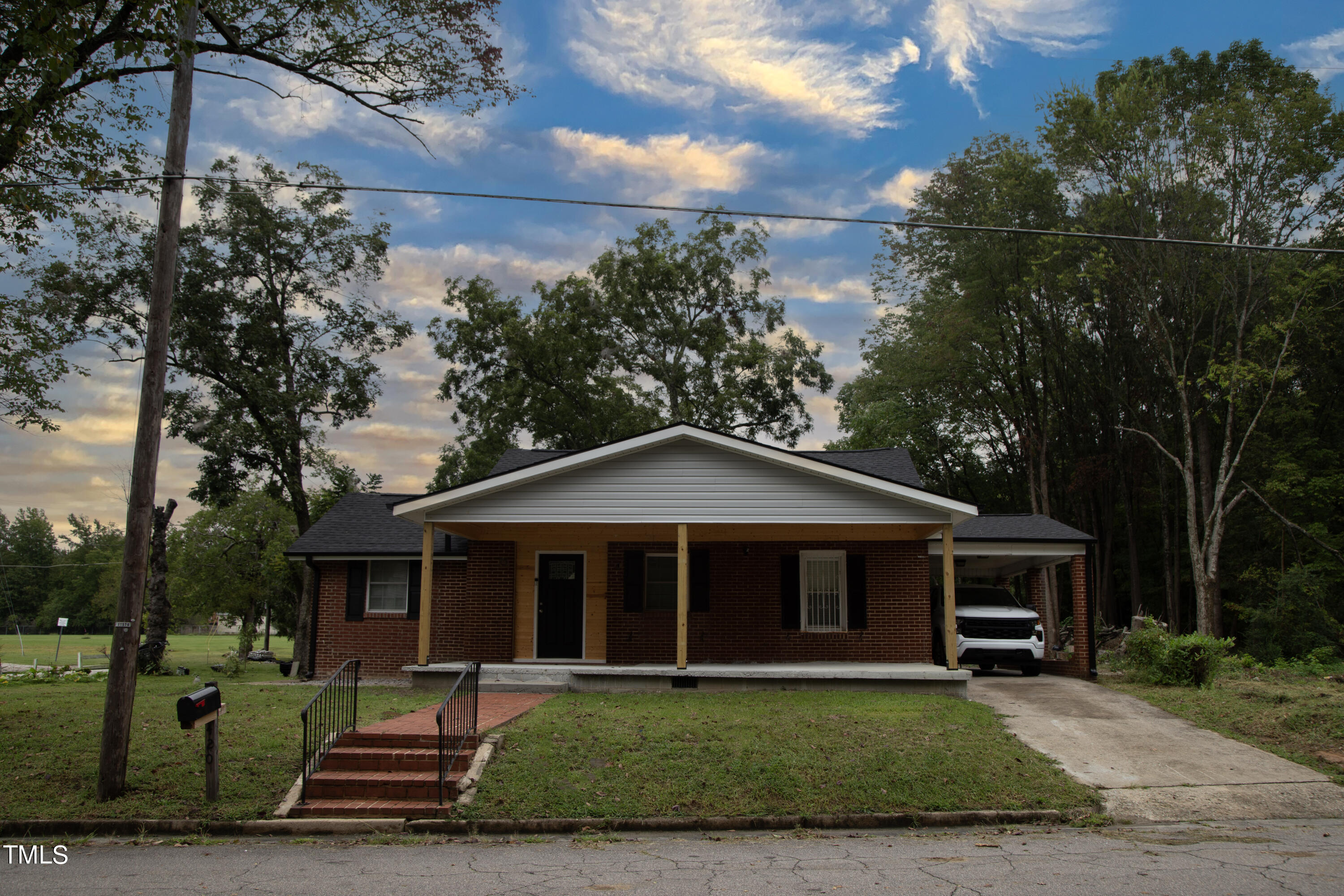 Rockspring St, Henderson, NC 27536