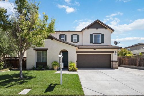 18290 Commercial St, Lathrop, CA, 95330-8558 | Card Image
