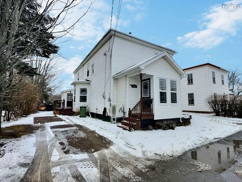 355 Queen St, Truro, NS, B2N2C4 | Card Image