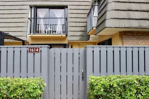 1614 16th Way, West Palm Beach, FL, 33407-6628 | Card Image