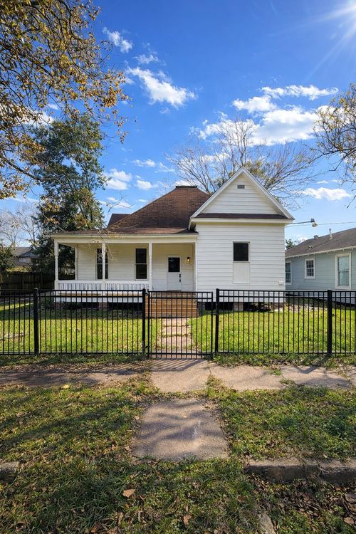 875 N 4th St, Beaumont, TX, 77701-1658 | Card Image