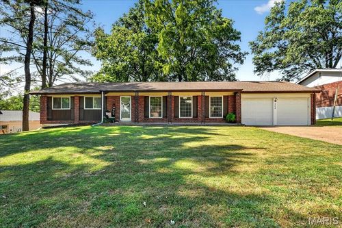 805 Lesparre Dr, Saint Louis, MO, 63141-6268 | Card Image