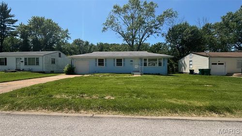 9749 Calumet Dr, Saint Louis, MO, 63137-3304 | Card Image
