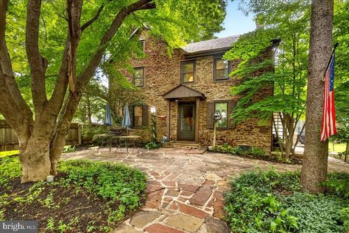 2527 Hilltown Pike, PERKASIE, PA, 18944-2916 | Card Image