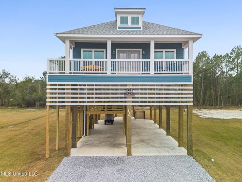 111 Blakemore St, Bay Saint Louis, MS, 39520-2105 | Card Image