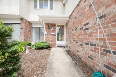 1625 Coloma Place, Townhouse with 3 bedrooms, 1 bathrooms and 1 parking in Wheaton IL | Image 2