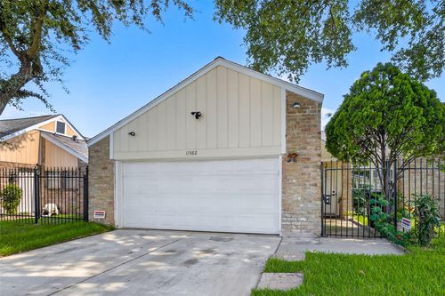 11562 Bellspring Dr, Houston, TX, 77072-1325 | Card Image