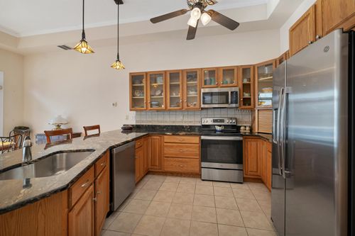 18 Deborah Ln, Dover, NH, 03820-9128 | Card Image