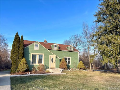 396 South Blvd W, Rochester Hills, MI, 48307-5152 | Card Image