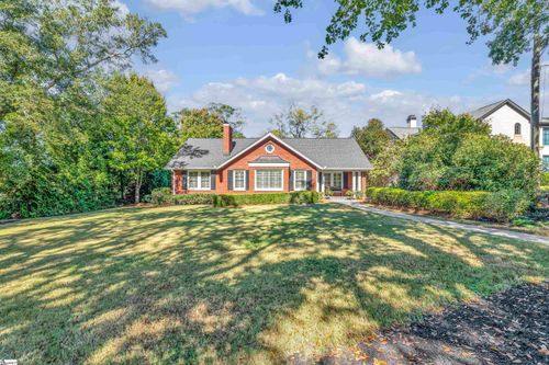 46 W Hillcrest Dr, Greenville, SC, 29609-4658 | Card Image