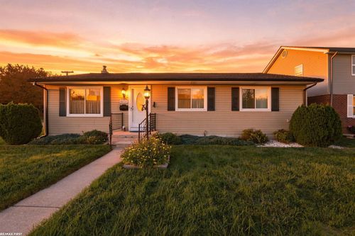 16711 College Boulevard, Fraser, MI, 48026 | Card Image
