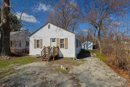 19793 Greenacre St, South Bend, IN, 46637-1522 | Card Image