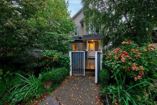 772 Union St, Vancouver, BC, V6A2C2 | Card Image
