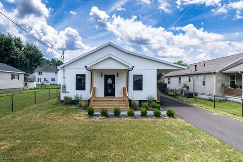 1318 21st St, Vienna, WV, 26105-2344 | Card Image