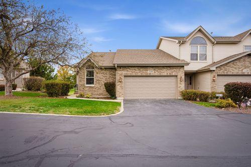 11198 Algonquin Rd, Huntley, IL, 60142-9756 | Card Image