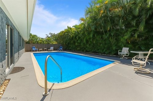 2250 Poinciana St, NAPLES, FL, 34105-2733 | Card Image
