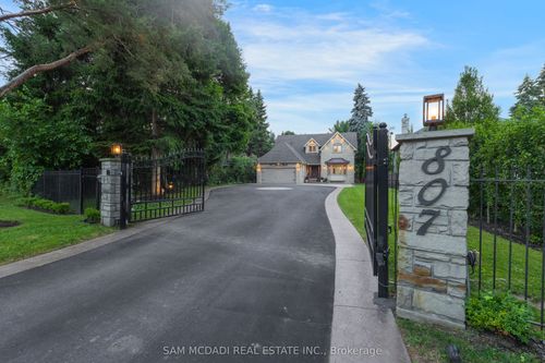 807 Indian Rd, Mississauga, ON, L5H1R4 | Card Image