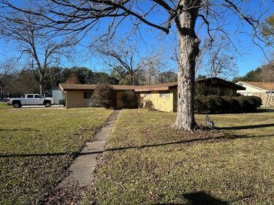 2546 12th Street, House other with 3 bedrooms, 2 bathrooms and null parking in Port Neches TX | Image 3