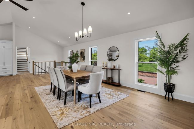 2021 Victoria Ave, Home with 5 bedrooms, 4 bathrooms and 50 parking in Pelham ON | Image 27