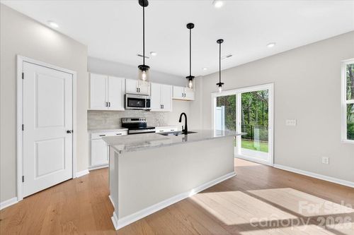 6053 Longar Ln, Charlotte, NC, 28269-4920 | Card Image