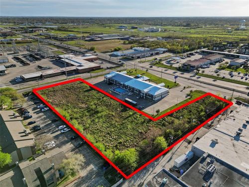 902 Highway 146 N, Texas City, TX, 77590-6502 | Card Image