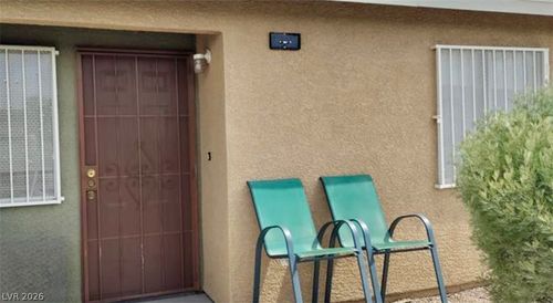 3881 Soda Springs Dr, Las Vegas, NV, 89115-7435 | Card Image