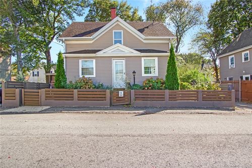 16 Grover St, North Providence, RI, 02911-1615 | Card Image