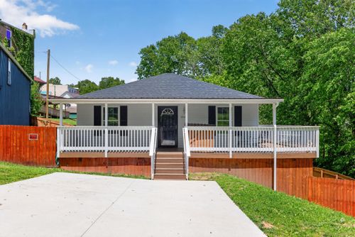 104 Vine St, Sadieville, KY, 40370-9731 | Card Image