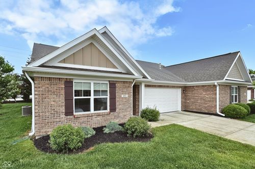 695 Overcup St, Westfield, IN, 46074-5803 | Card Image