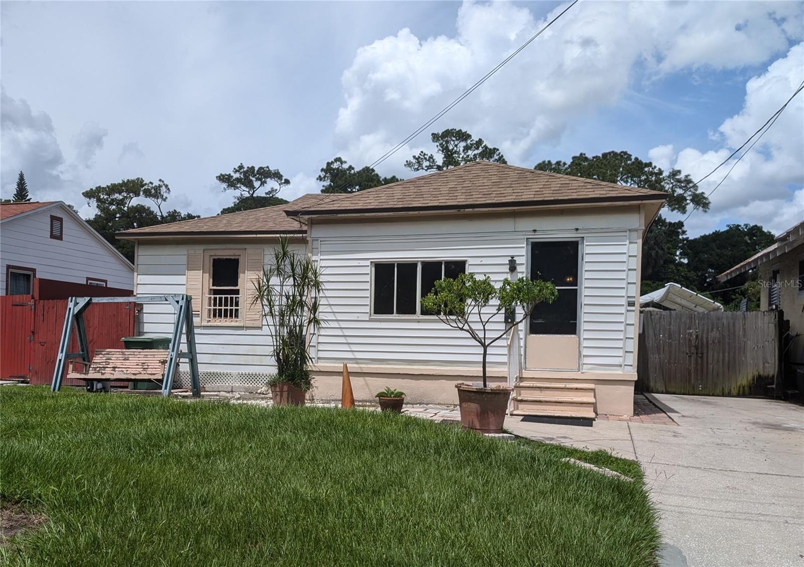 Elmwood Ave, Tampa, FL 33605