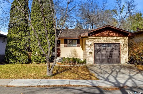 15 Clermont Crescent, Regina, SK, S4N4T5 | Card Image