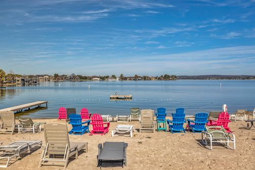 322-604 Highcrest Dr, Granite Shoals, TX, 78654-2778 | Card Image