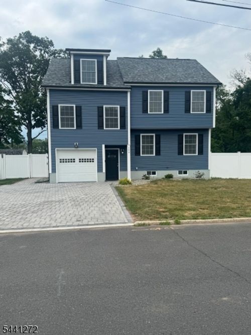 109 Pearl Pl, Dunellen, NJ, 08812-1622 | Card Image