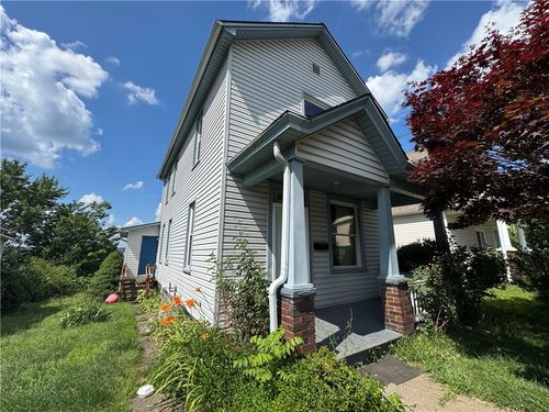 104 W Chartes St, New Castle, PA, 16102-1507 | Card Image