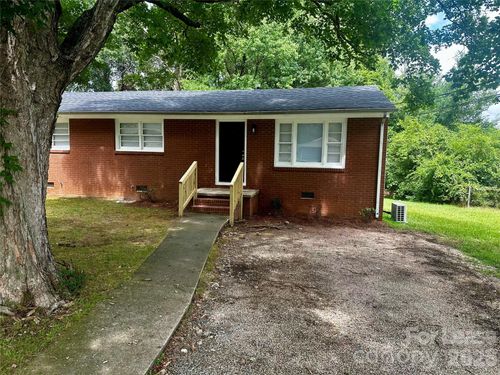 110 Mendota Ave, Lexington, NC, 27292-3718 | Card Image