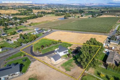 11202 Flintstone Rd, Home with 4 bedrooms, 2 bathrooms and null parking in Yakima WA | Image 2