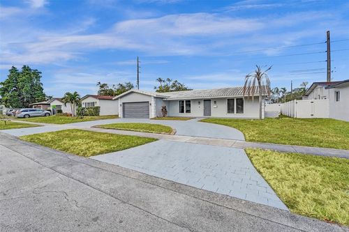 4001 N 41st Ct, Hollywood, FL, 33021-1819 | Card Image